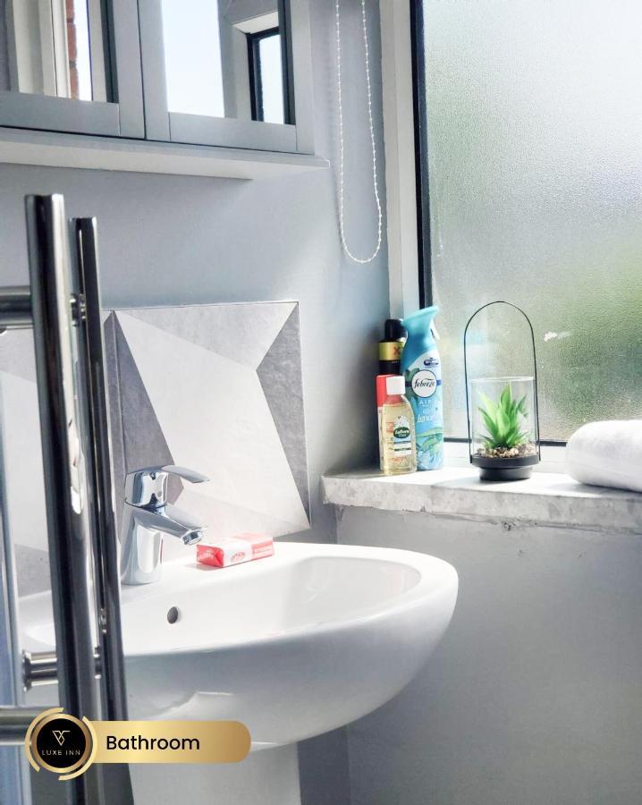 Nr Birmingham City Centre, 5 Bed, Luxe Inn Buitenkant foto